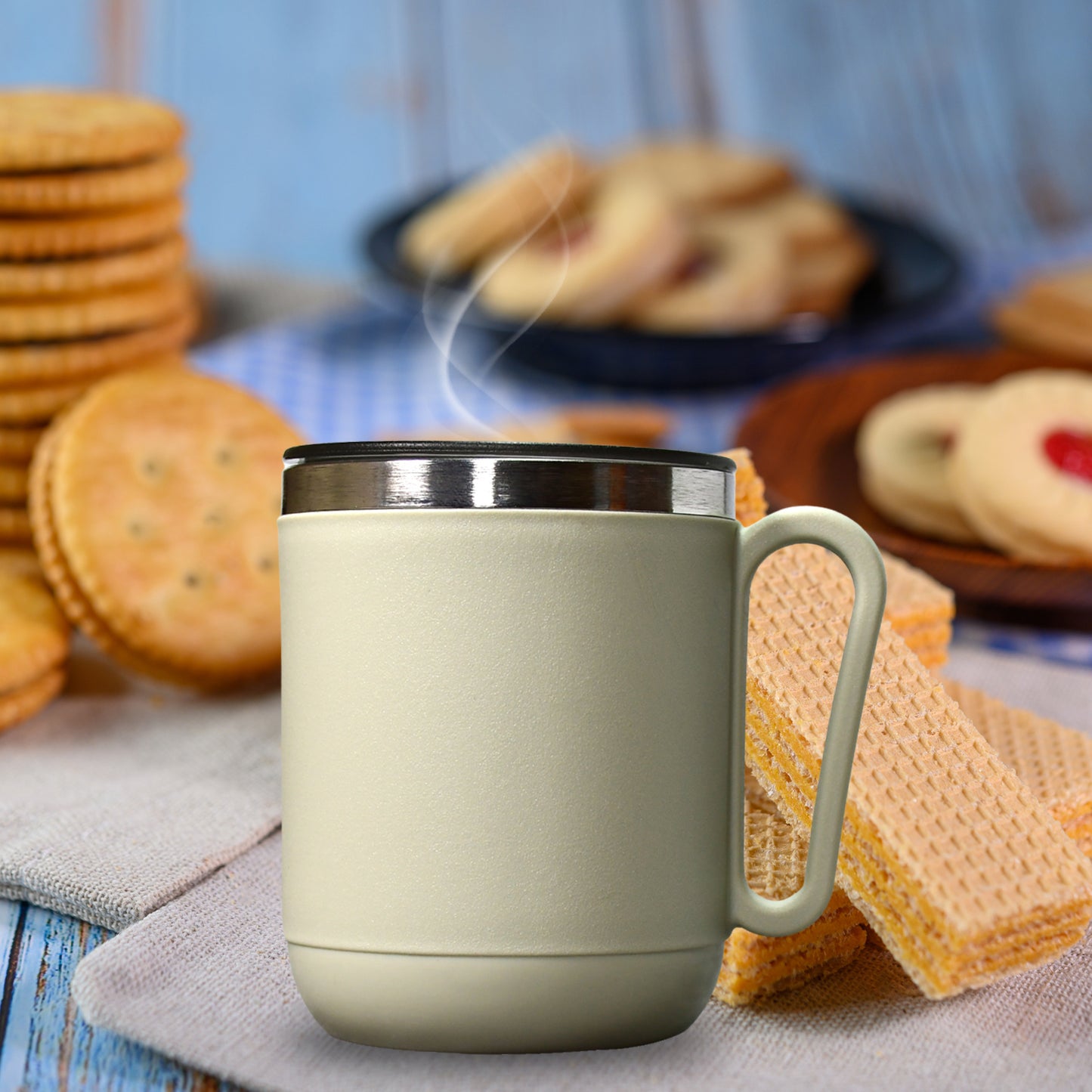 Premium Stainless Steel Coffee Mug With Heat Resistant Mug Lid. Approx 400ml Mug.